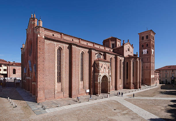 istock Santa Maria Assunta e San Gottardo cathedral, Asti, Piedmont 473519430