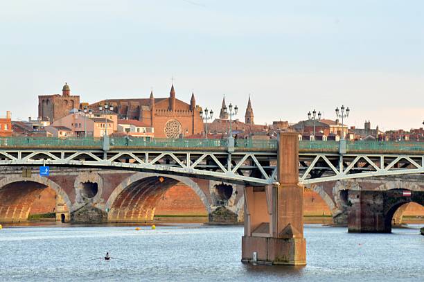 istock Toulouse, Saint Pierre Bridge 473559072