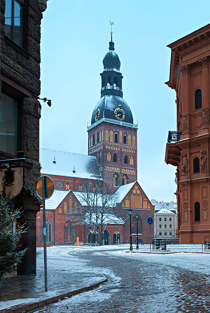 istock Dome cathedral in city Riga by wintry morning 473566476