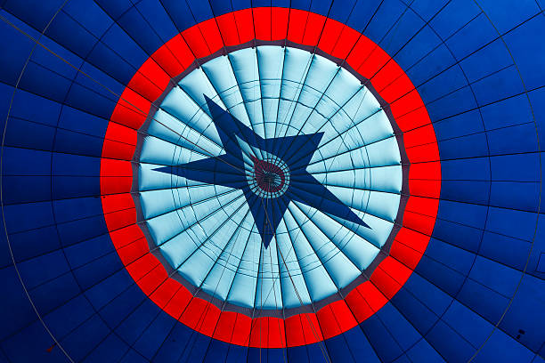 vista de dentro do balão de ar quente em napa aterragem - hot air balloon california napa napa valley imagens e fotografias de stock