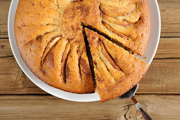 istock Homemade apple pie cut with spatula 473608078