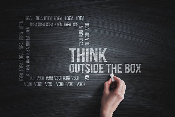 myśli zewnątrz boks - thinking outside the box zdjęcia i obrazy z banku zdjęć