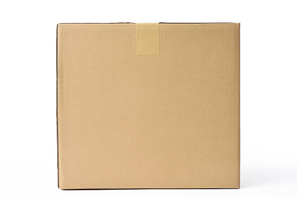 閉鎖絶縁ショットのキューブ段ボール箱に白背景 - corrugated cardboard moving house cardboard box ストックフォトと画像