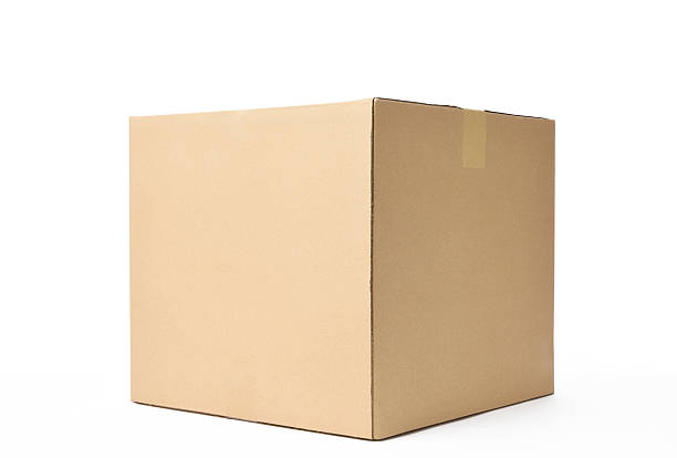 isolato colpo di chiuso cubo scatola di cartone su sfondo bianco - box white cube blank foto e immagini stock