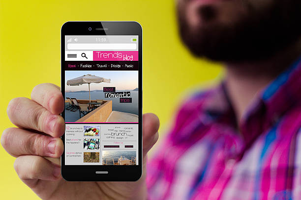istock Hipster blog smartphone 473695186