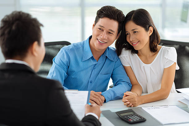 istock Consultation with real estate agent 473706014