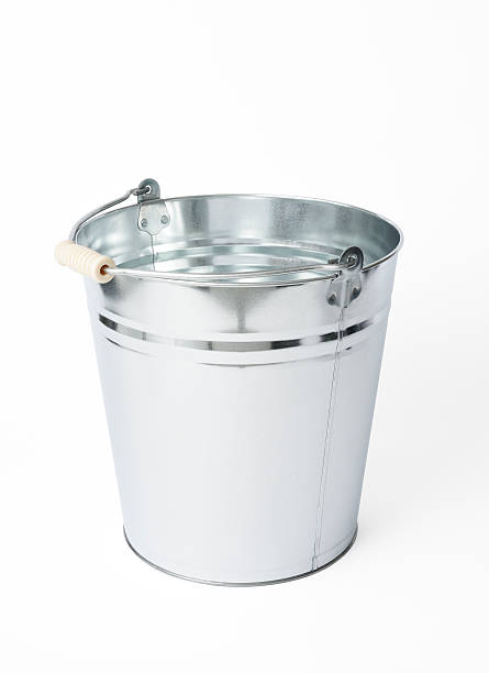 istock Isolated shot of tin bucket on white background 473709542