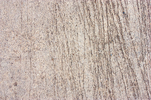 istock Cement floors are old and dirty. 473712280