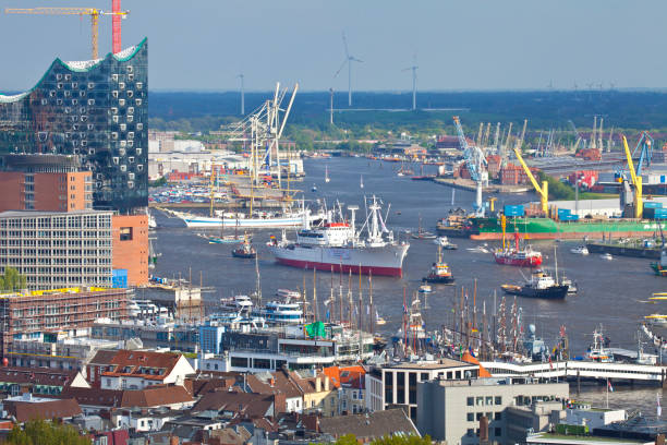 Outlines of cranes in the Hamburg harbor