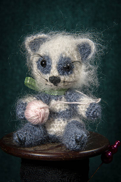 istock Artistic compositions with knitted animals. Kittens. 473715720