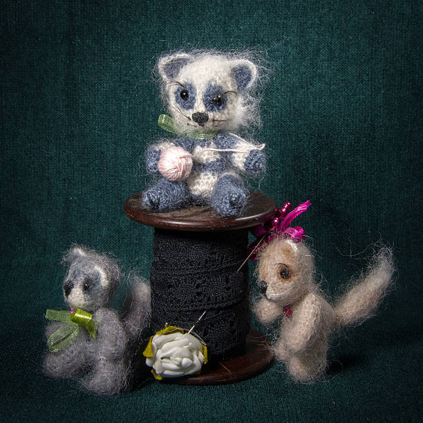 istock Artistic compositions with knitted animals. Kittens. 473772494