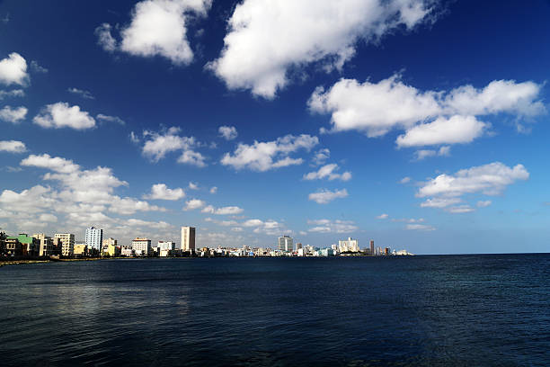 istock Ocean and Cuban city 473778872
