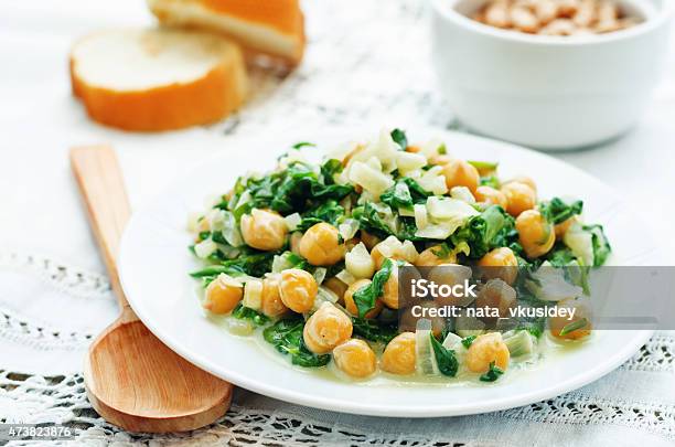 Chickpeas And Spinach Curry Stock Photo - Download Image Now - Chick-Pea, Salad, Spinach