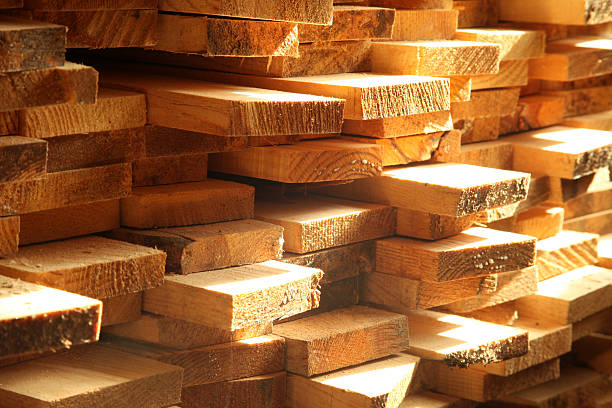 lumber - bauholz brett stock-fotos und bilder