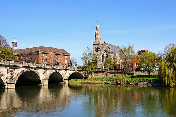 The English Bridge across the River Severn with United Reformed Church to the right hand side, Shrewsbury, Shropshire, England, UK, Western Europe.