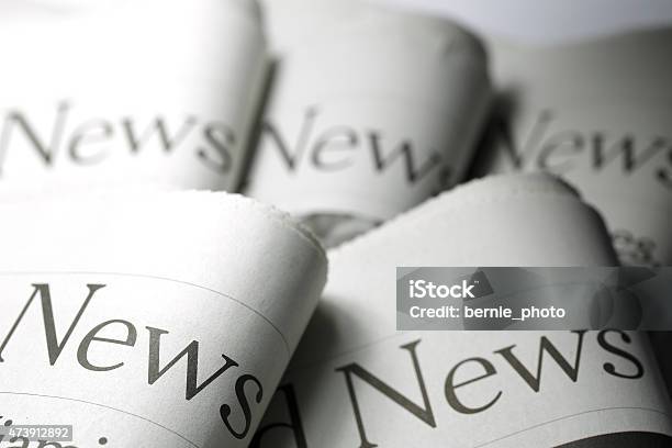 Zeitungen Gefaltet Stockfoto und mehr Bilder von 2015 - 2015, Artikel - Publikation, Bildkomposition und Technik