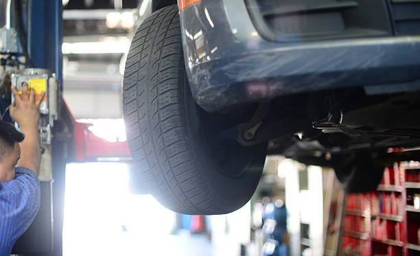 istock Auto Repair Shop 473916354