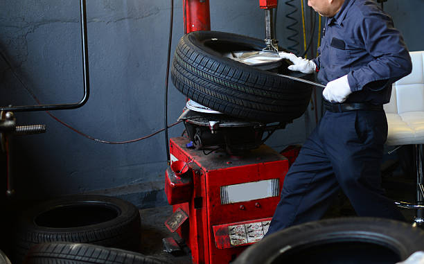 istock Auto Repair Shop 473916402