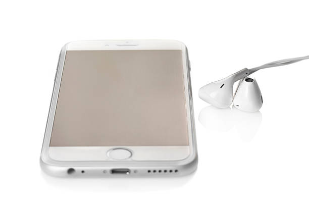 새로운 apple iphone 6 있는 이어버드 - apple computers mp3 player headphones symbol 뉴스 사진 이미지