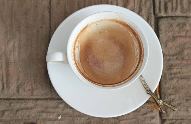 istock Hot latte coffee in glass 473947136