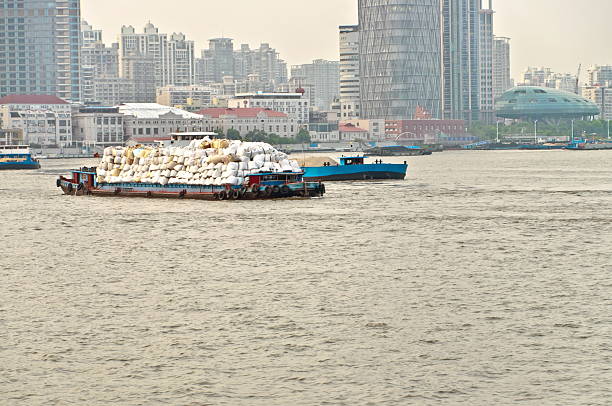 istock Vessel full of waste 473964712