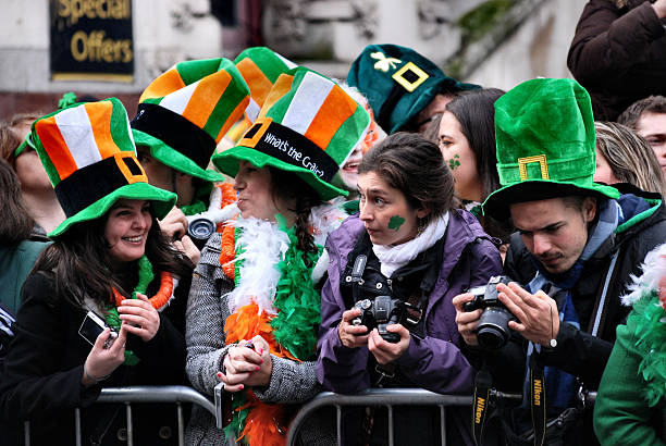 st. patricks day parade in dublin/2012 - irish culture republic of ireland st patricks day dancing stock-fotos und bilder