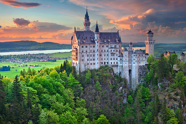 zamek neuschwanstein, niemcy. - neuschwanstein zdjęcia i obrazy z banku zdjęć