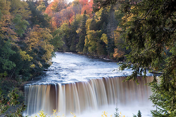 istock Upper Tahquamenon Falls - Autumn 474166864
