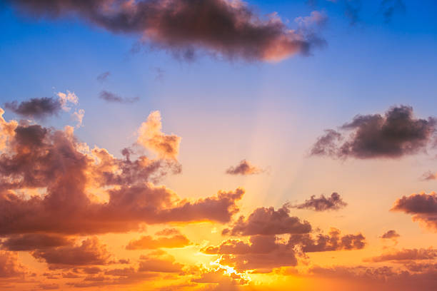 istock Beautiful sunrise over the horizon 474172602