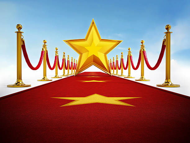 tapete vermelho com uma forma em estrela - star shape hollywood california gold three dimensional shape imagens e fotografias de stock