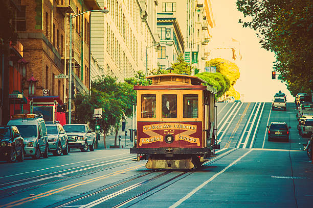 vintage tram di san francisco, california - overhead cable car car usa avenue foto e immagini stock