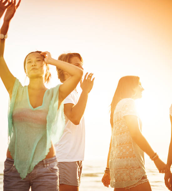 istock friends on Beach party 474218675