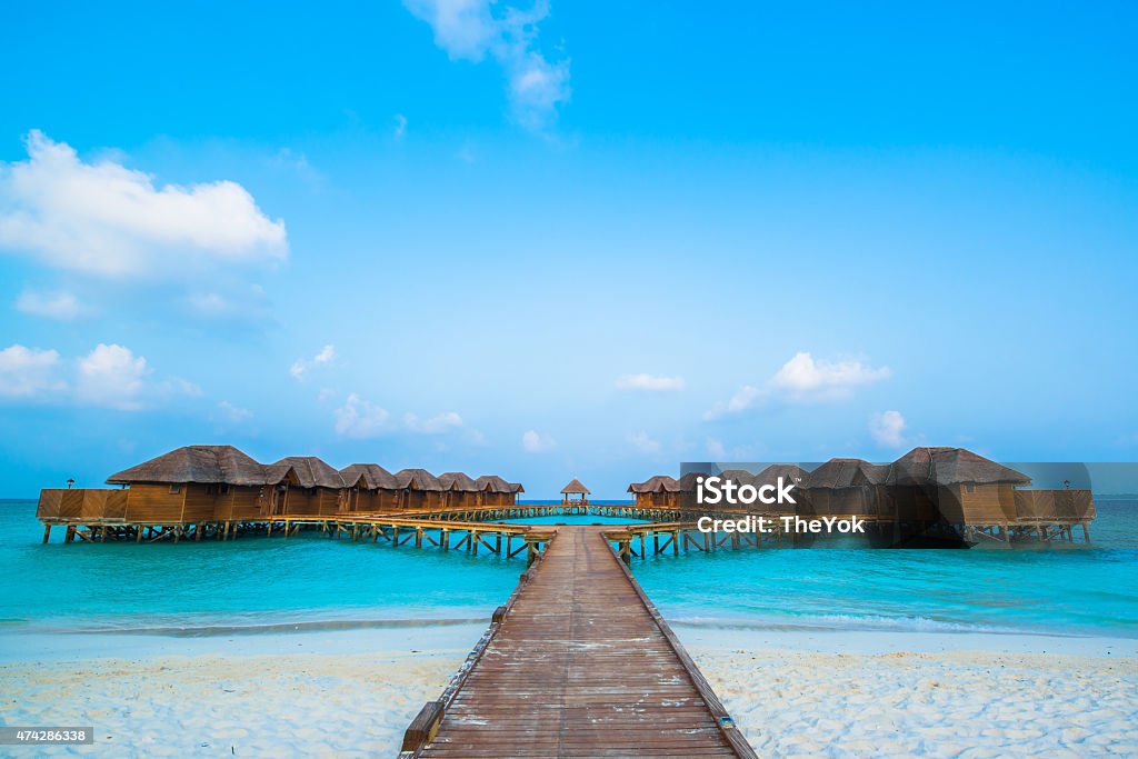 Über Wasser bungalows mit Schritte in erstaunlich grünen Lagune - Lizenzfrei Bora Bora-Atoll Stock-Foto