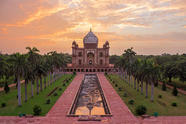 safdarjung's tomb, гробница of safdarjung, дели, индия - delhi стоковые фото и изображения