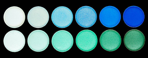 lidschatten-palette-blau und grün - green eyeshadow stock-fotos und bilder