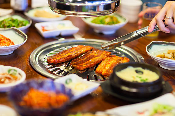 churrasco coreano - barbecue grill broiling barbecue vegetable - fotografias e filmes do acervo