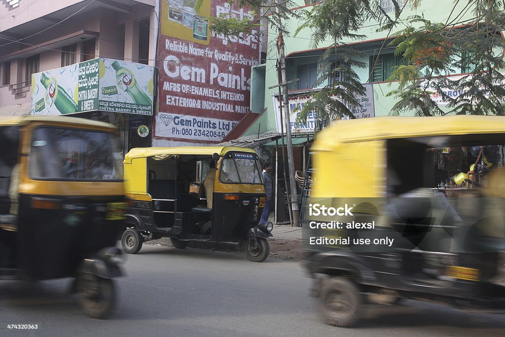 自動人力車を Hosur Road でバンガロール,インド - インドのロイヤリティフリーストックフォト