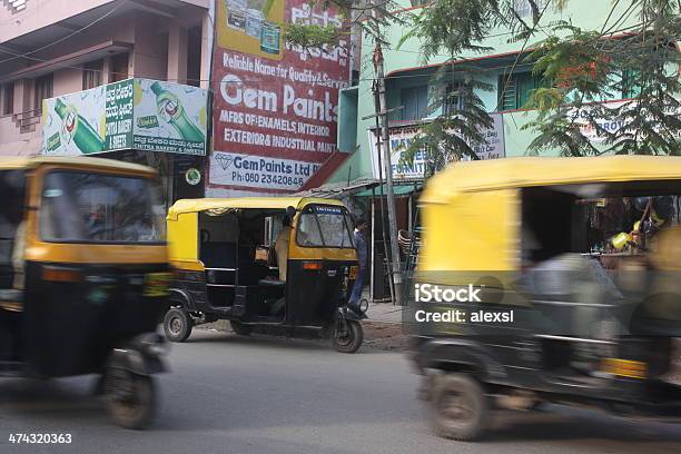 自動人力車を Hosur Road でバンガロールインド - インドのストックフォトや画像を多数ご用意 - インド, バンガロール, ラッシュ時