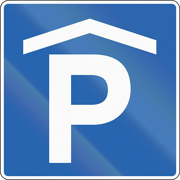 überdachte parkmöglichkeiten in island - parking lot parking sign sign letter p stock-fotos und bilder