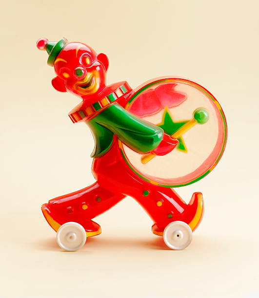 istock Clown With Bass Drum on Wheels 474381118