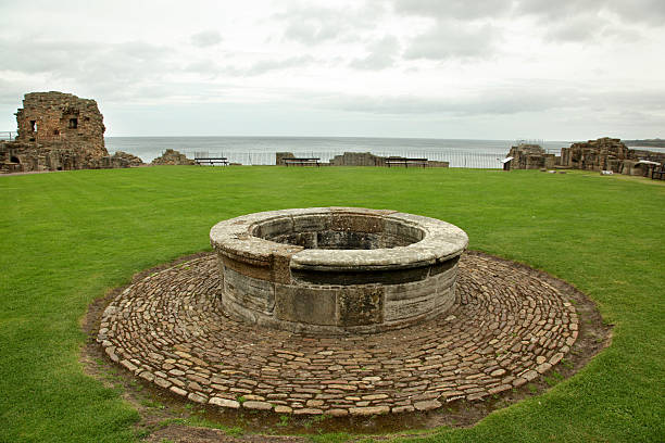 Ruínas do Castelo de St Andrews marco Medieval.  Fife, Escócia - fotografia de stock