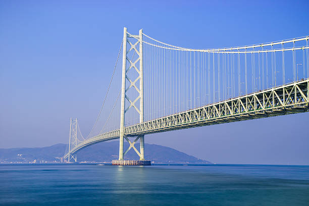 ponte di akashi kaikyo, kobe, giappone - kobe bridge japan suspension bridge foto e immagini stock