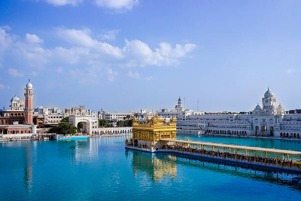 golden temple, amritsar, india - templo dorado fotografías e imágenes de stock