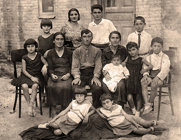 retrato de família. - armenian ethnicity imagens e fotografias de stock
