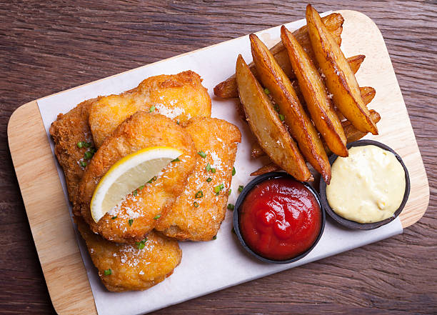 fish and chips - fish and chips cafe restaurant salad zdjęcia i obrazy z banku zdjęć