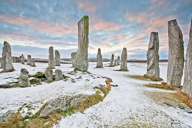 callanish pietre tramonto invernale - hebrides foto e immagini stock