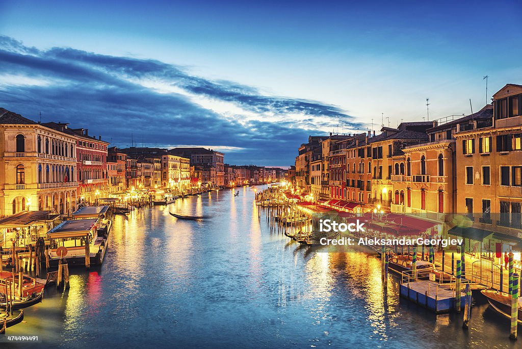 Bela vista do Grand Canal em Veneza após o pôr-do-sol - Royalty-free Amanhecer Foto de stock