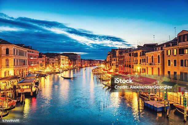 Foto de Bela Vista Para O Grand Canal Em Veneza Depois Do Pôrdosol e mais fotos de stock de Arquitetura