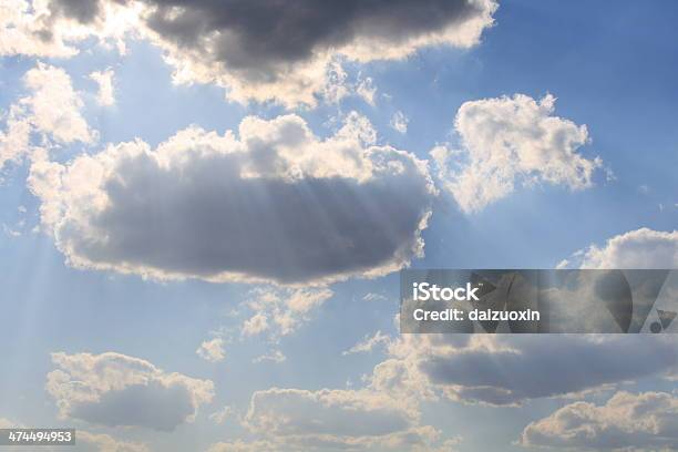 Nuvens - Fotografias de stock e mais imagens de Abaixo - Abaixo, Ambiente dramático, Ao Ar Livre