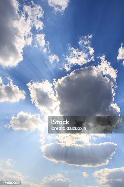 Wolken Stockfoto und mehr Bilder von Bedeckter Himmel - Bedeckter Himmel, Bildhintergrund, Blau